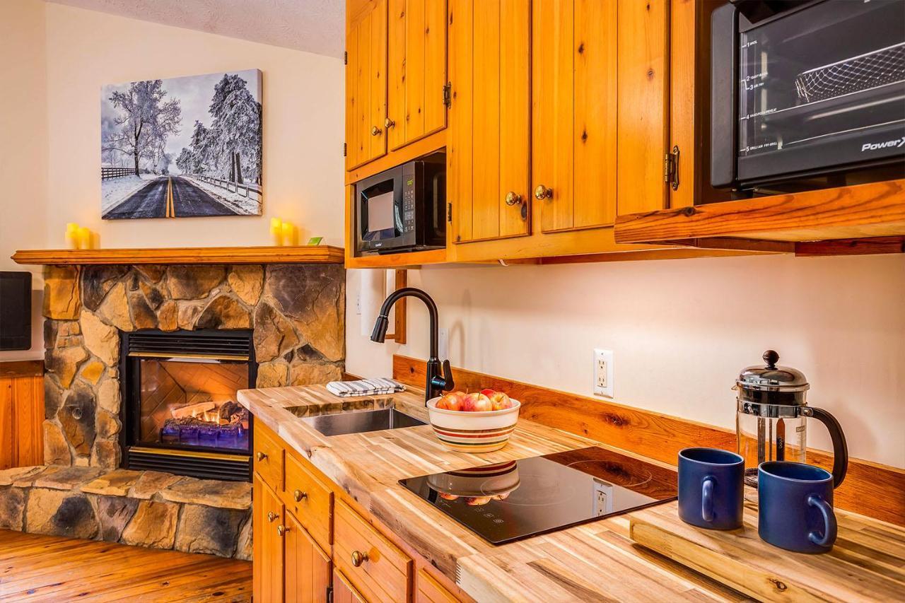 Love Ridge Mountain Lodging Lyndhurst 외부 사진