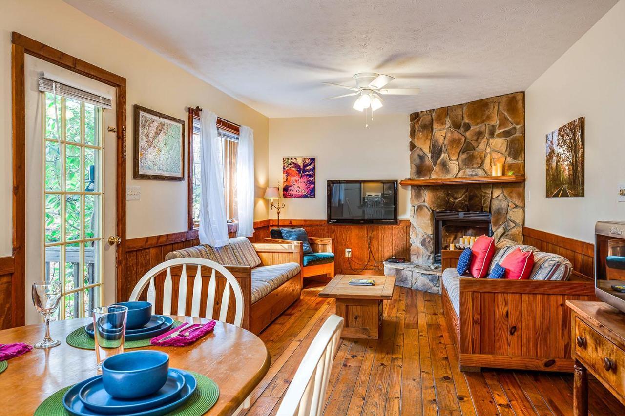 Love Ridge Mountain Lodging Lyndhurst 외부 사진