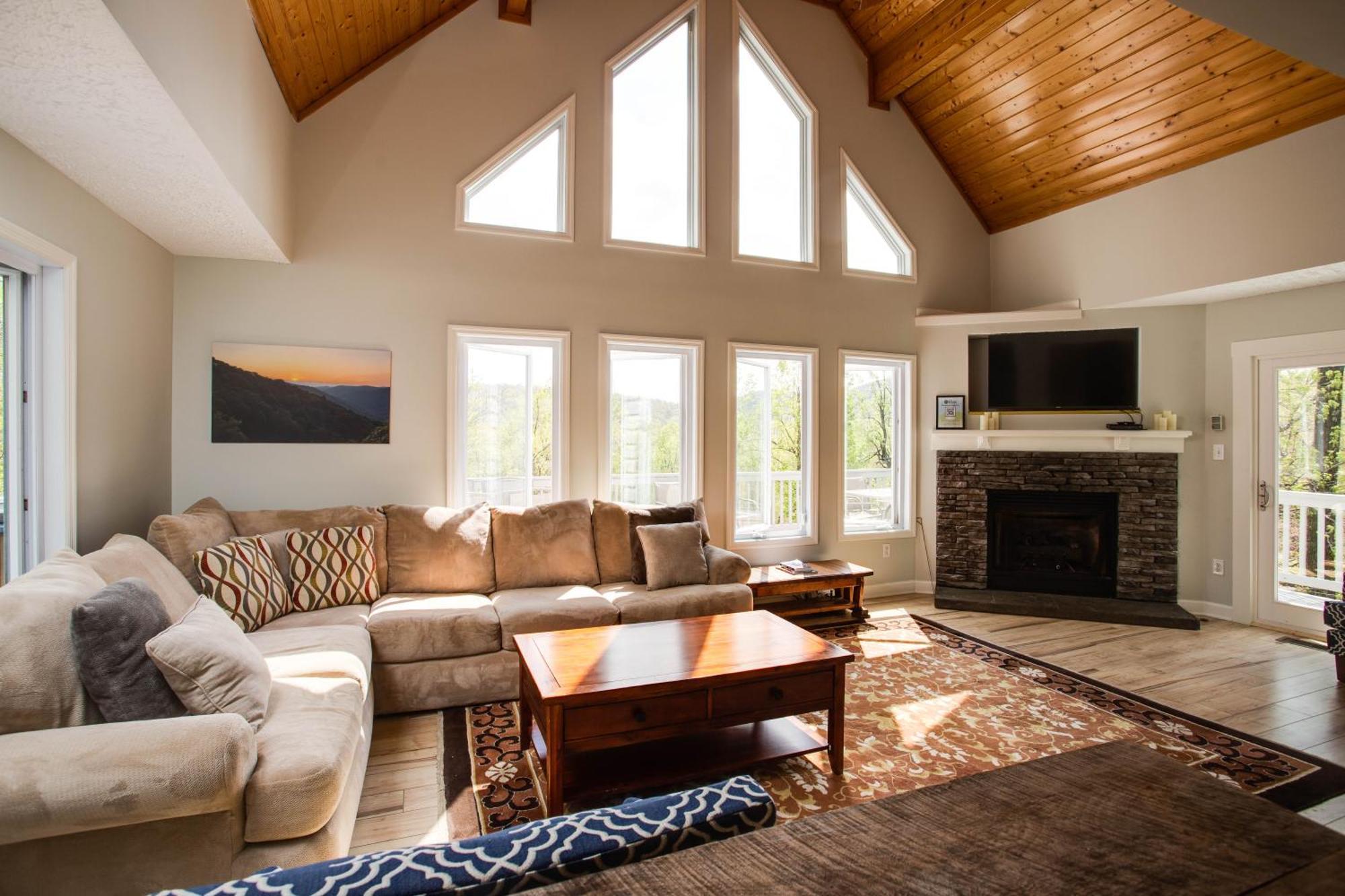 Love Ridge Mountain Lodging Lyndhurst 외부 사진