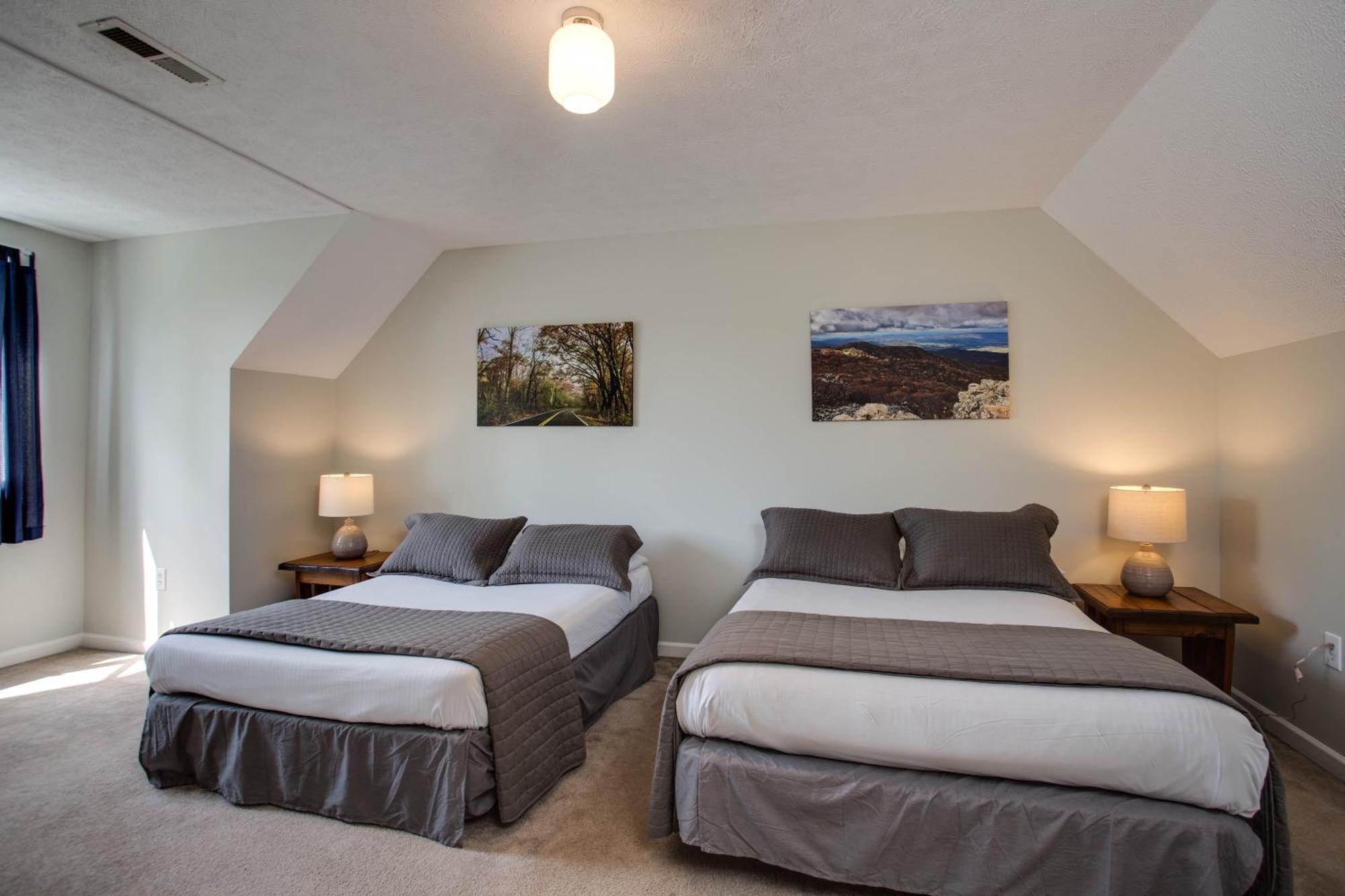 Love Ridge Mountain Lodging Lyndhurst 외부 사진