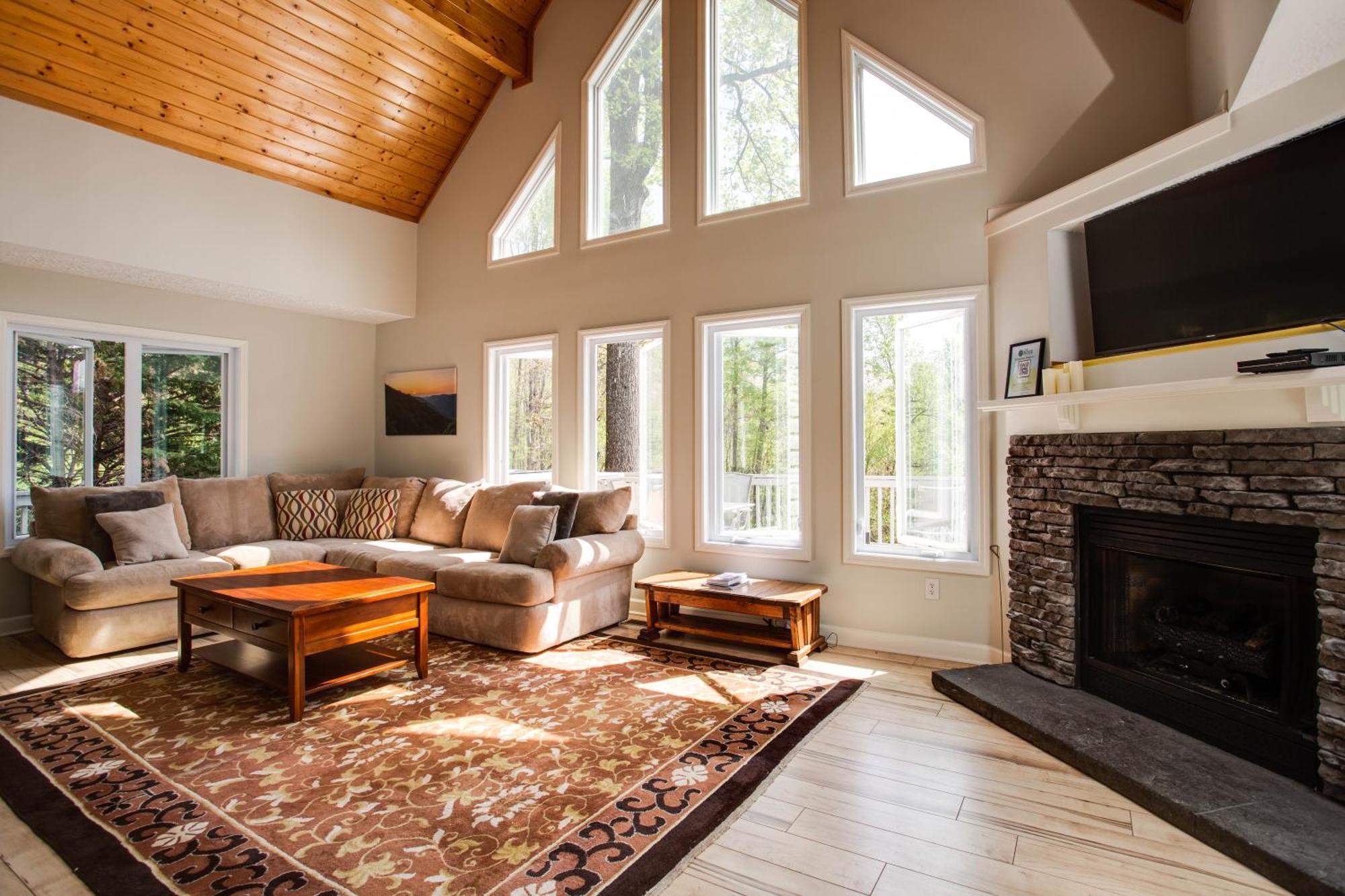 Love Ridge Mountain Lodging Lyndhurst 외부 사진