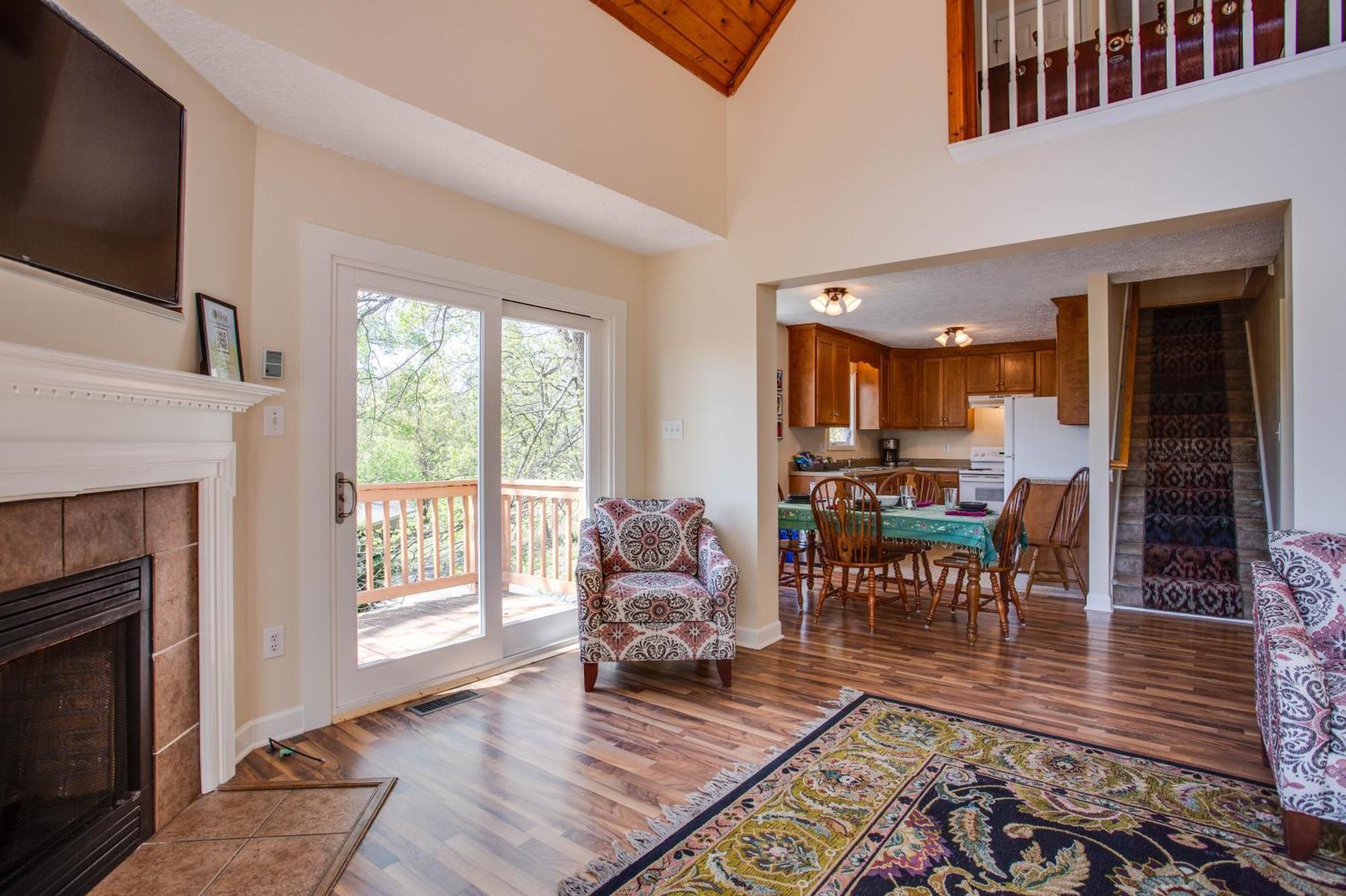 Love Ridge Mountain Lodging Lyndhurst 외부 사진